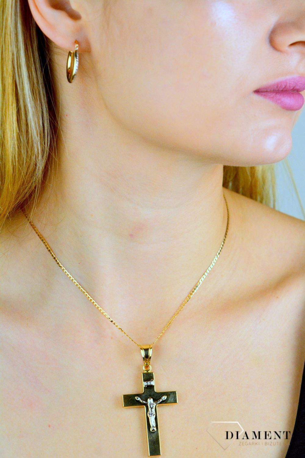 Złota zawieszka duży krzyżyk 585 z wize.jpg